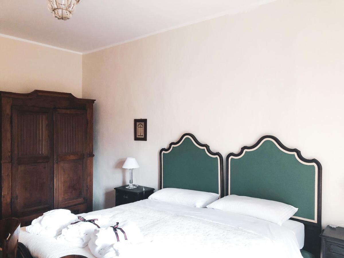 Corneliano d'Alba Palazzo Sismonda Bed & Breakfast 部屋 写真