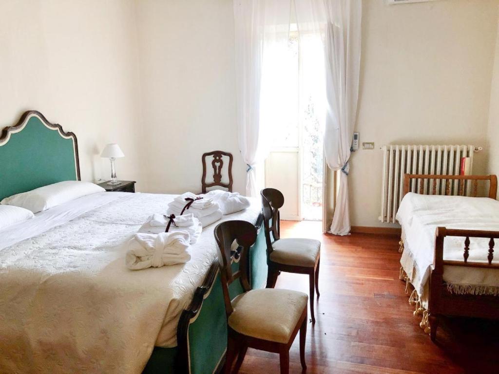Corneliano d'Alba Palazzo Sismonda Bed & Breakfast エクステリア 写真