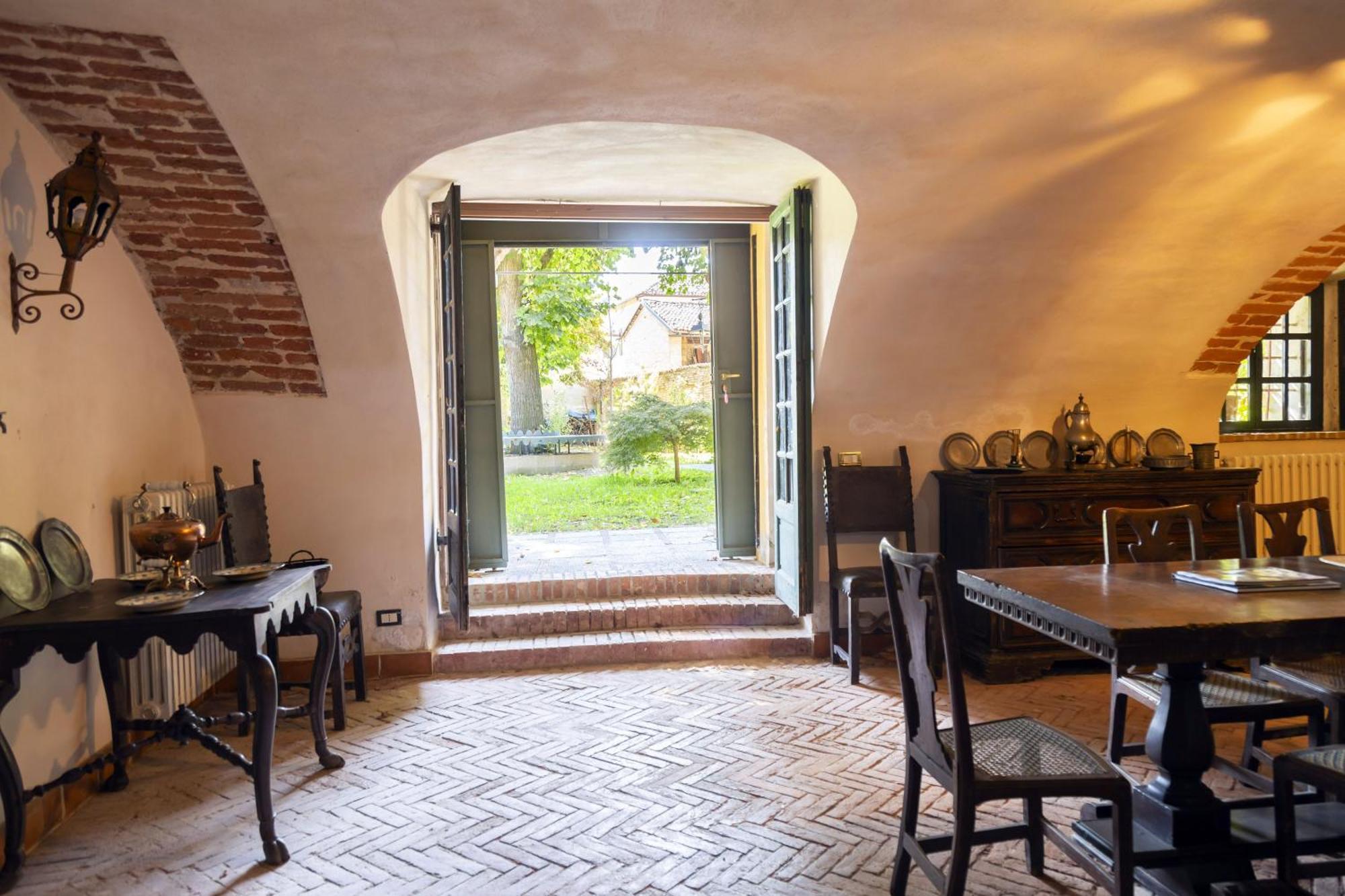 Corneliano d'Alba Palazzo Sismonda Bed & Breakfast エクステリア 写真