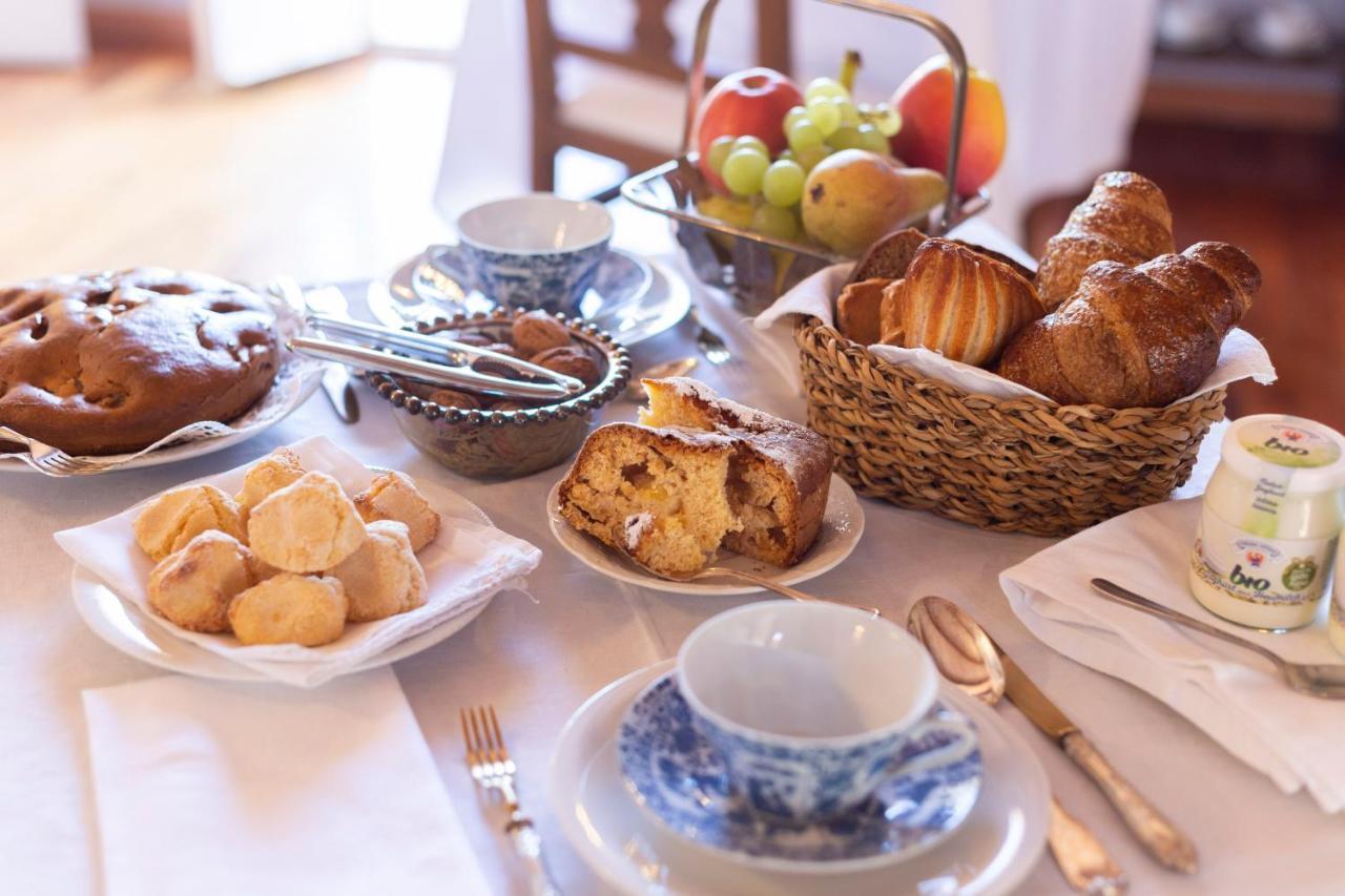 Corneliano d'Alba Palazzo Sismonda Bed & Breakfast エクステリア 写真