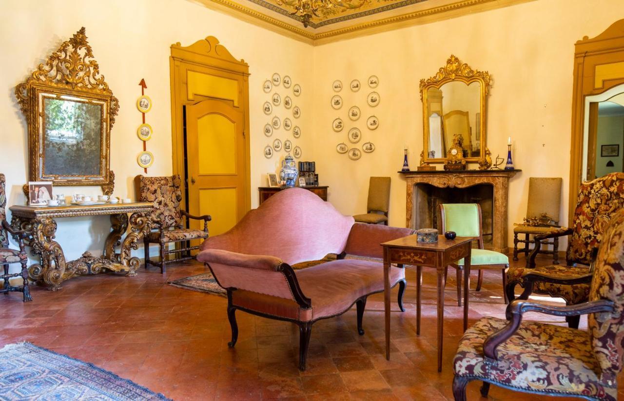 Corneliano d'Alba Palazzo Sismonda Bed & Breakfast エクステリア 写真