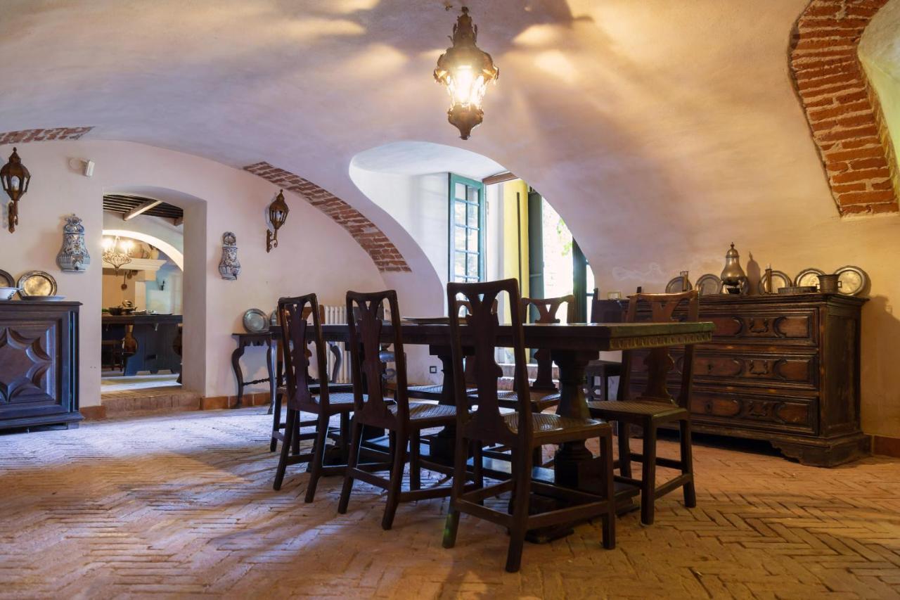 Corneliano d'Alba Palazzo Sismonda Bed & Breakfast エクステリア 写真