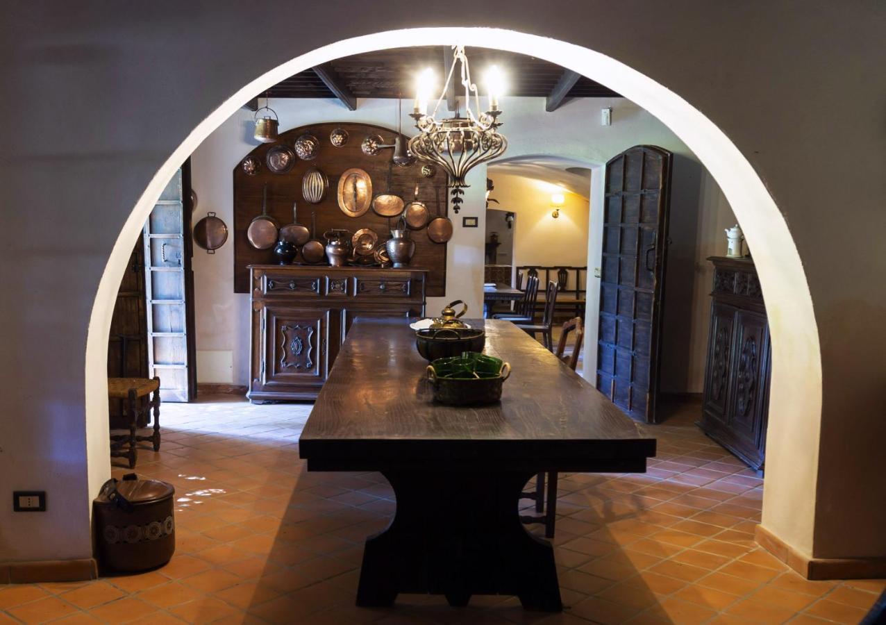 Corneliano d'Alba Palazzo Sismonda Bed & Breakfast エクステリア 写真